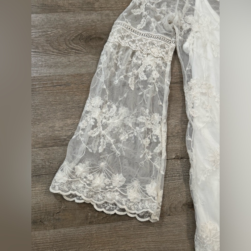 White House Black Market Sheer Lace Blouse, V-Neck, Ivory, Size S - Picture 3 of 11